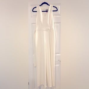 🤍🤍🤍 Vince Camuto Jumpsuit 🤍🤍🤍